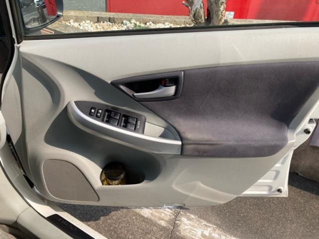 TOYOTA PRIUS 2010 Image 31