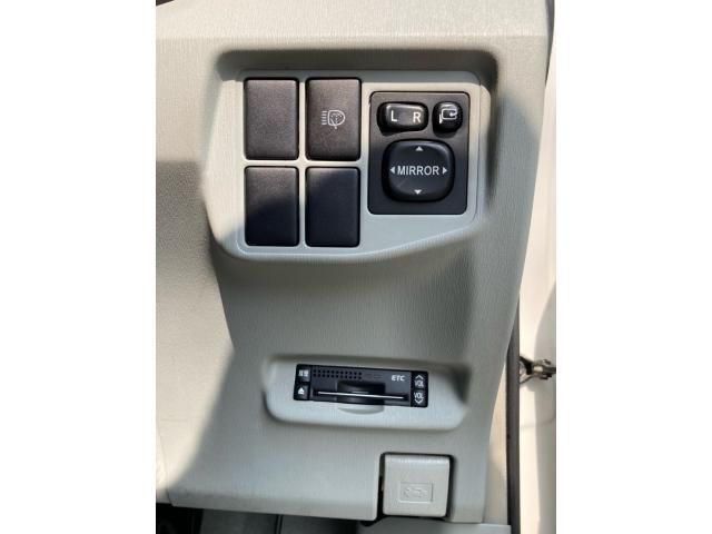 TOYOTA PRIUS 2010 Image 31