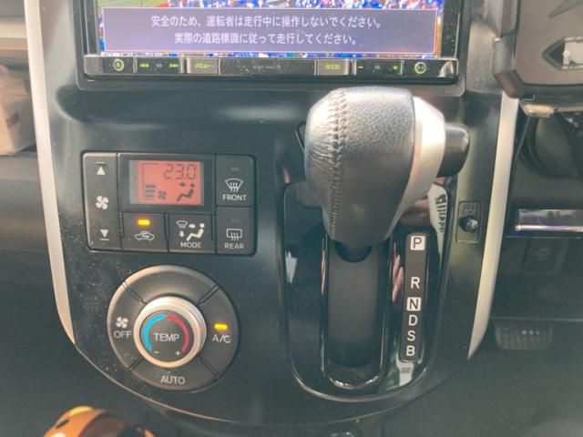 DAIHATSU TANTO CUSTOM 2015 Image 31