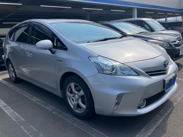 TOYOTA PRIUS ALPHA 2011 Image 31