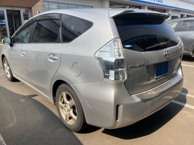 TOYOTA PRIUS ALPHA 2011 Image 31