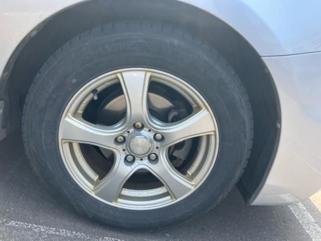 TOYOTA PRIUS ALPHA 2011 Image 31