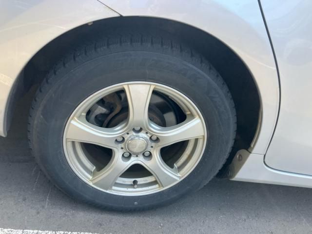 TOYOTA PRIUS ALPHA 2011 Image 31