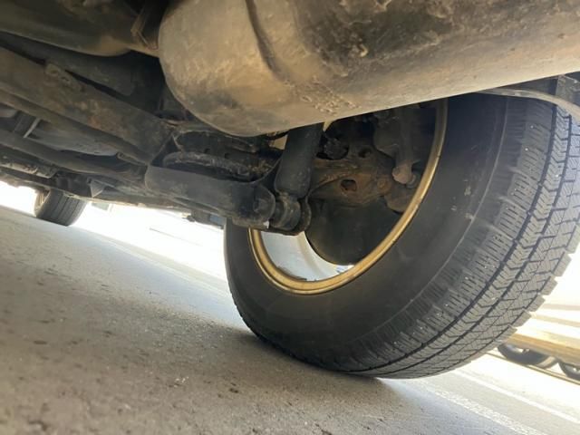 TOYOTA PRIUS ALPHA 2011 Image 31