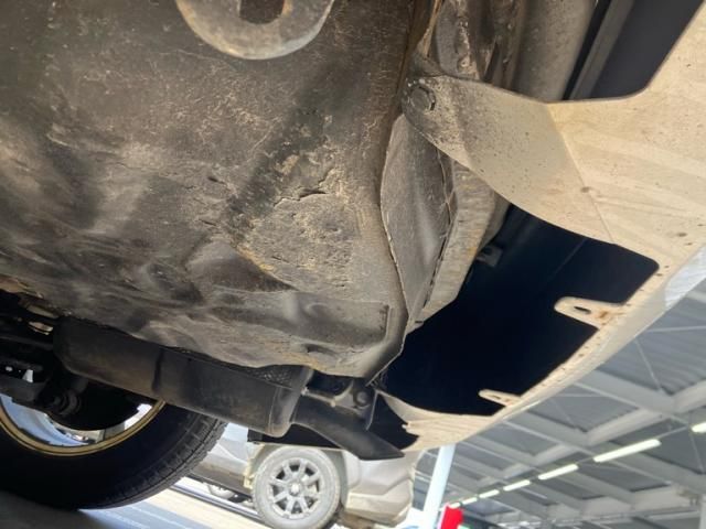 TOYOTA PRIUS ALPHA 2011 Image 31