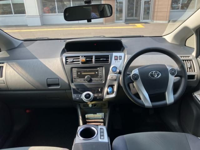 TOYOTA PRIUS ALPHA 2011 Image 31