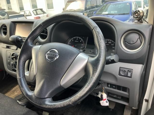 NISSAN NV350 CARAVAN 4WD 2014 Image 31