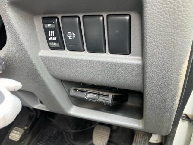 NISSAN NV350 CARAVAN 4WD 2014 Image 31