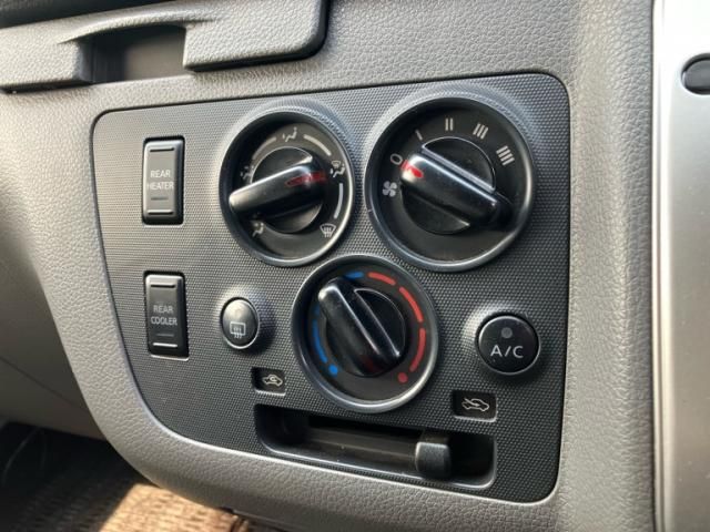 NISSAN NV350 CARAVAN 4WD 2014 Image 31