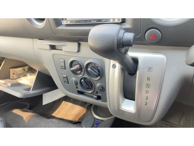 NISSAN NV350 CARAVAN 4WD 2014 Image 31