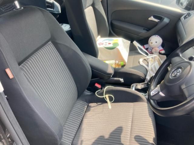 VOLKSWAGEN POLO 2011 Image 31