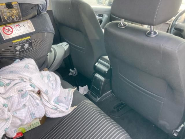 VOLKSWAGEN POLO 2011 Image 31