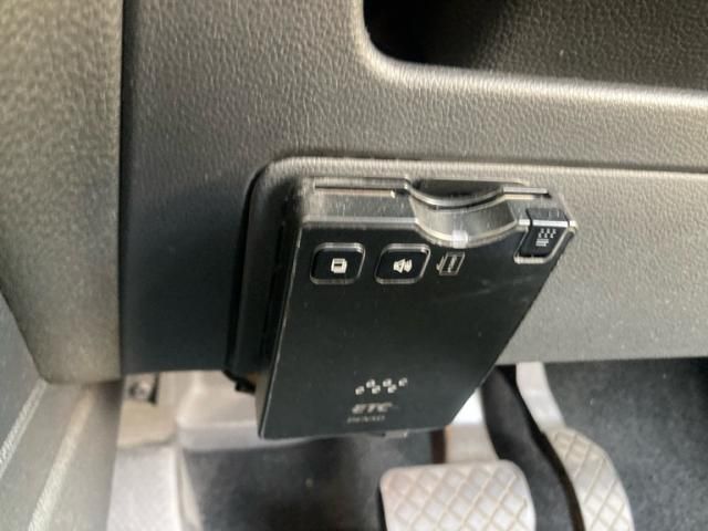 VOLKSWAGEN POLO 2011 Image 31