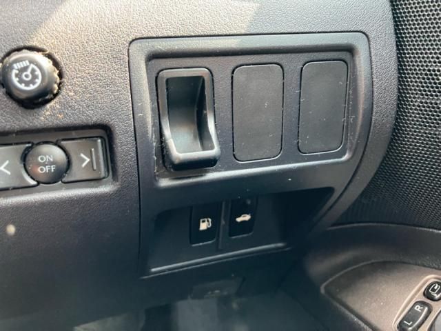 TOYOTA LEXUS IS250 2010 Image 31