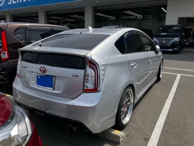 TOYOTA PRIUS 2012 Image 31