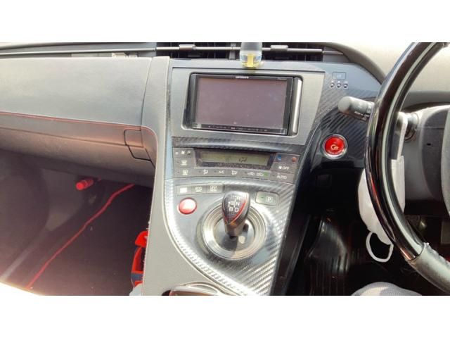 TOYOTA PRIUS 2012 Image 31