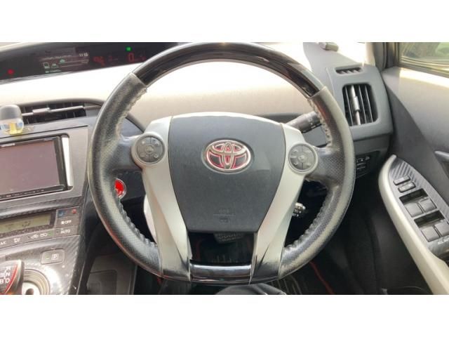 TOYOTA PRIUS 2012 Image 31