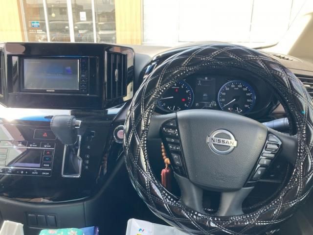 NISSAN ELGRAND 2022 Image 31