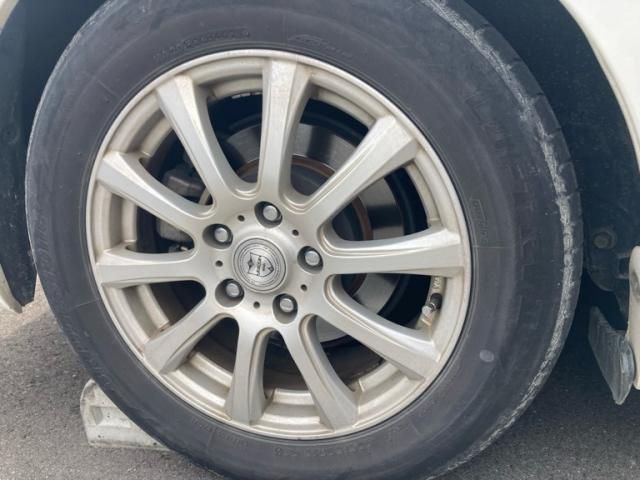 TOYOTA PRIUS ALPHA 2012 Image 31