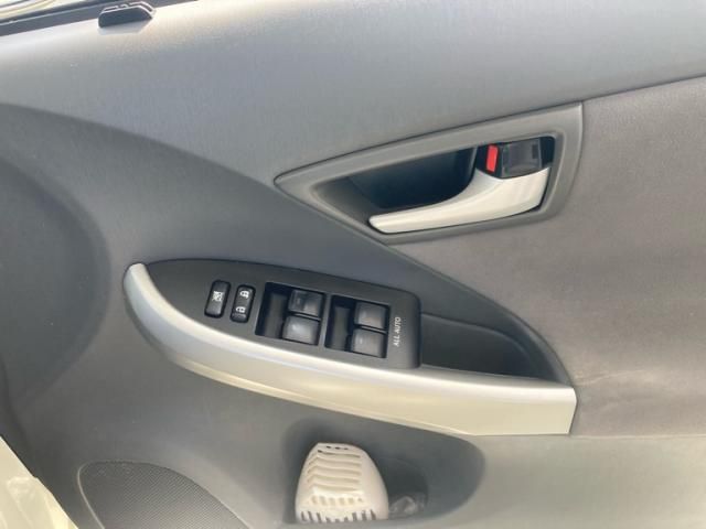 TOYOTA PRIUS 2010 Image 31