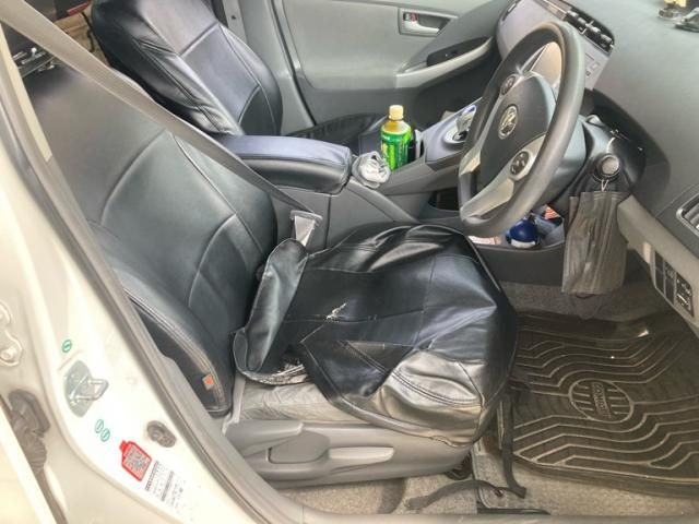 TOYOTA PRIUS 2010 Image 31