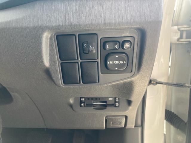 TOYOTA PRIUS 2010 Image 31