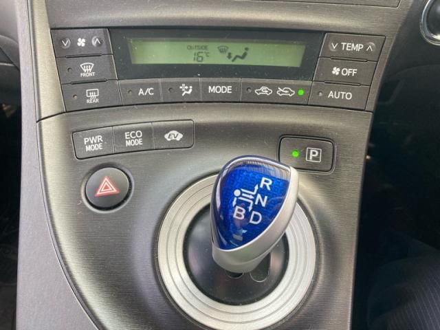 TOYOTA PRIUS 2010 Image 31