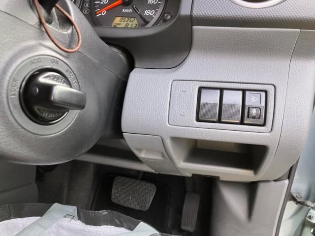 MAZDA DEMIO 2007 Image 31