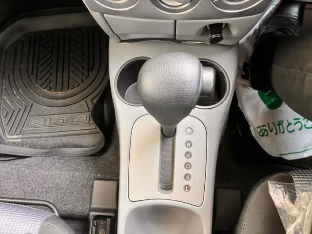 MAZDA DEMIO 2007 Image 31