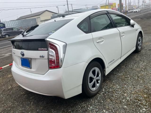 TOYOTA PRIUS 2013 Image 31