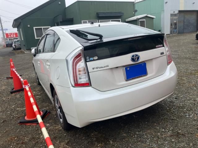 TOYOTA PRIUS 2013 Image 31