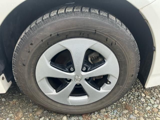 TOYOTA PRIUS 2013 Image 31