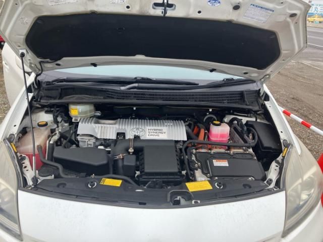 TOYOTA PRIUS 2013 Image 31