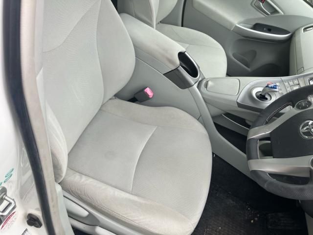 TOYOTA PRIUS 2013 Image 31