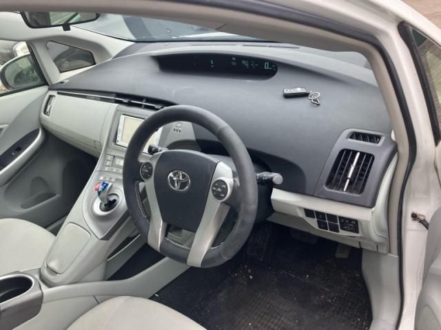 TOYOTA PRIUS 2013 Image 31