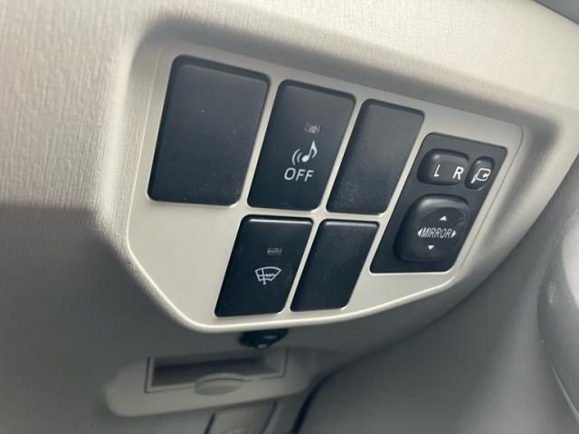 TOYOTA PRIUS 2013 Image 31