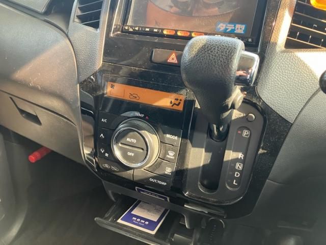 NISSAN ROOX 2010 Image 31