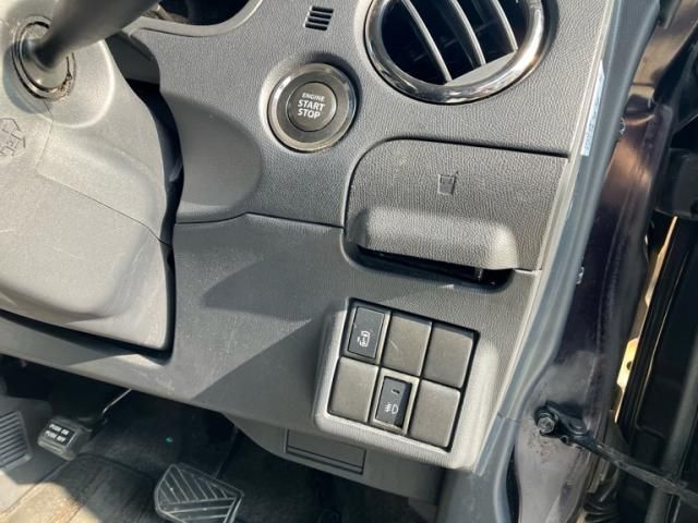 NISSAN ROOX 2010 Image 31