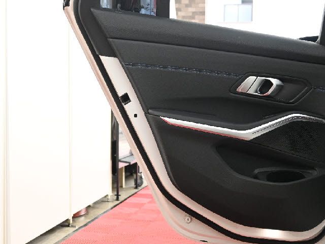 BMW 3SERIES TOURING 2021 Image 31