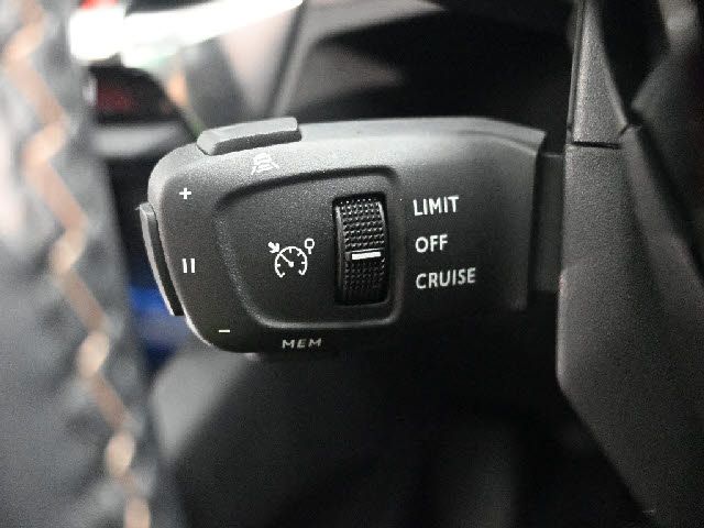 PEUGEOT 5008 2022 Image 31