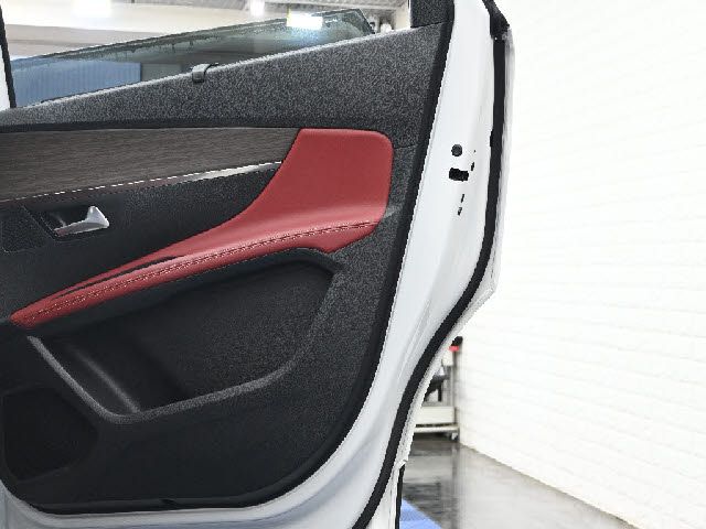 PEUGEOT 5008 2022 Image 31