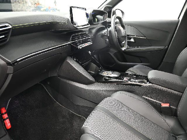 PEUGEOT 208 2024 Image 31