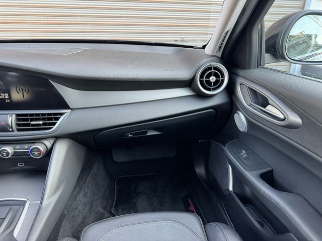 ALFAROMEO GIULIA 2017 Image 31