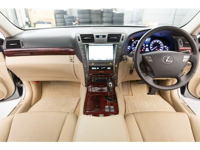 TOYOTA LEXUS LS600H 2008 Image 31