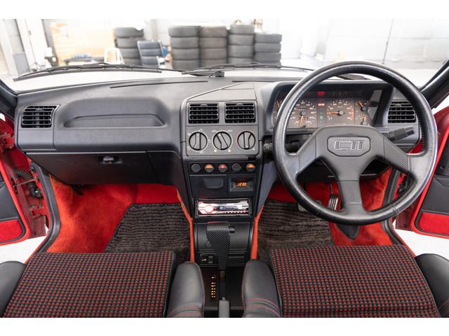 PEUGEOT 205 OPEN 1992 Image 31