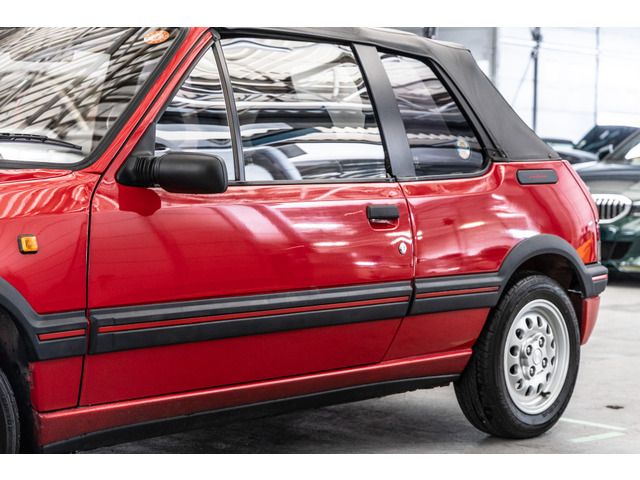 PEUGEOT 205 OPEN 1992 Image 31