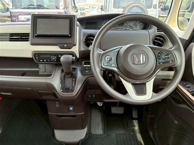 HONDA N BOX 2022 Image 31