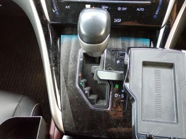 TOYOTA HARRIER HYBRID 2019 Image 31