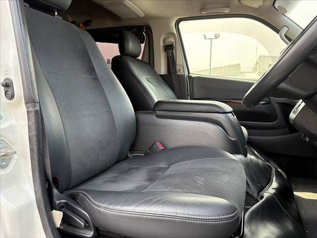 TOYOTA HIACE VAN 4WD 2015 Image 31