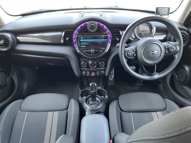 BMW MINI COOPER S 5DOOR 2019 Image 31